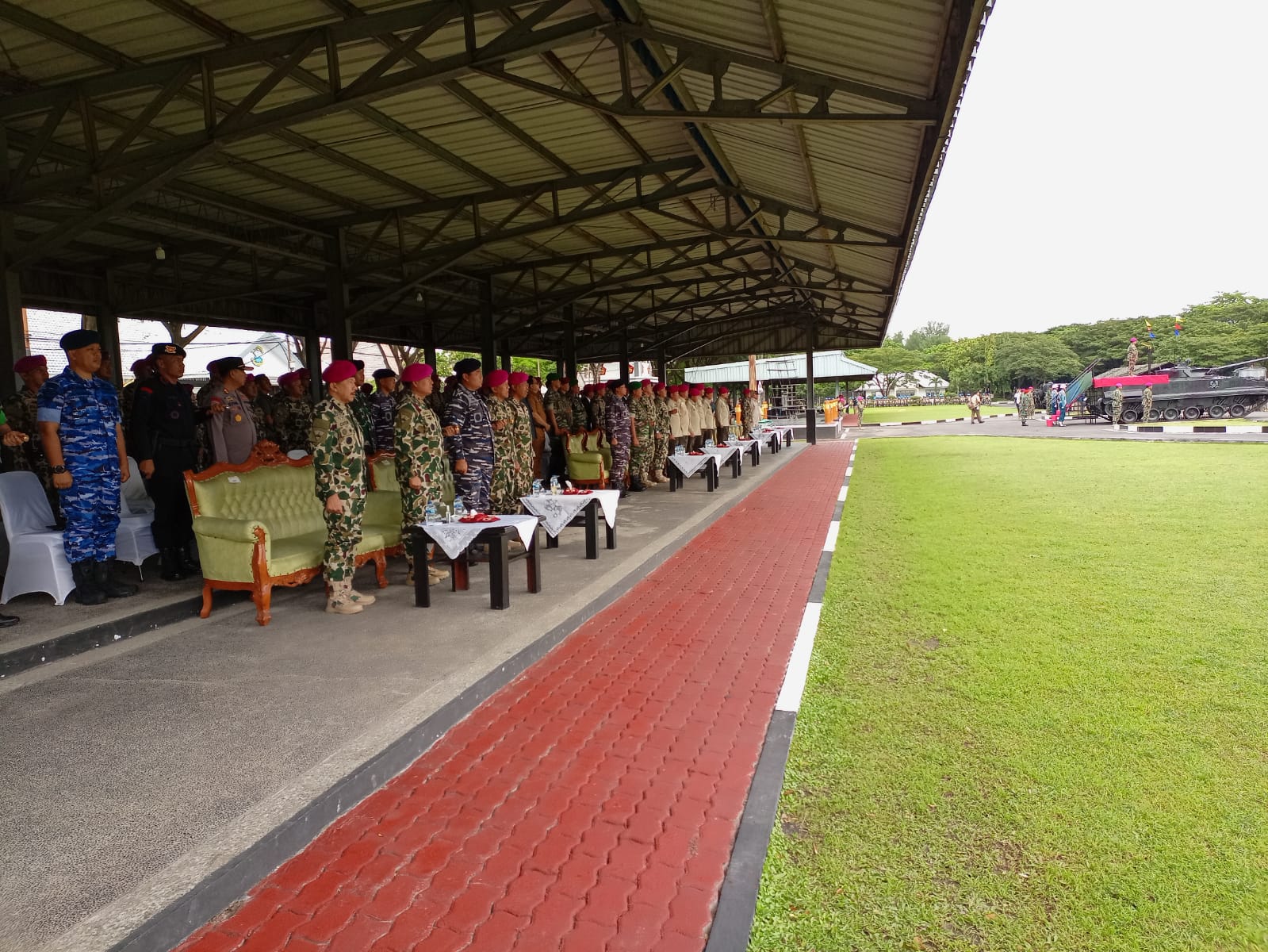 Kadisops Lanud Muljono, Letkol Pom Achmad Nasron, S.H.,M.Si Hadiri Acara Pengangkatan Warga Kehormatan Korps Marinir kepada Menhan RI