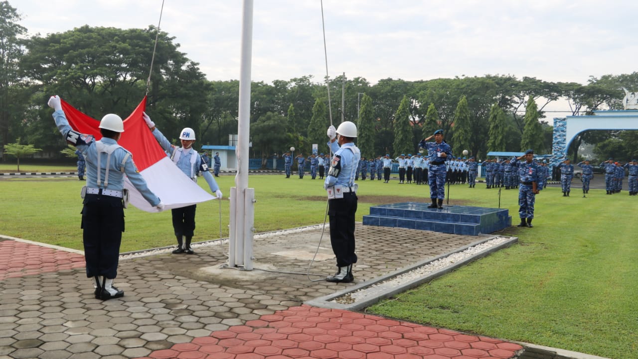Danlanud Muljono Pimpin Upacara Bendera 17an di Lanud Muljono