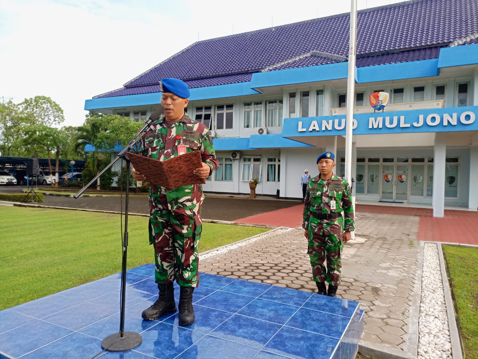 Kadisops Lanud Muljono Pimpin Upacara Mingguan