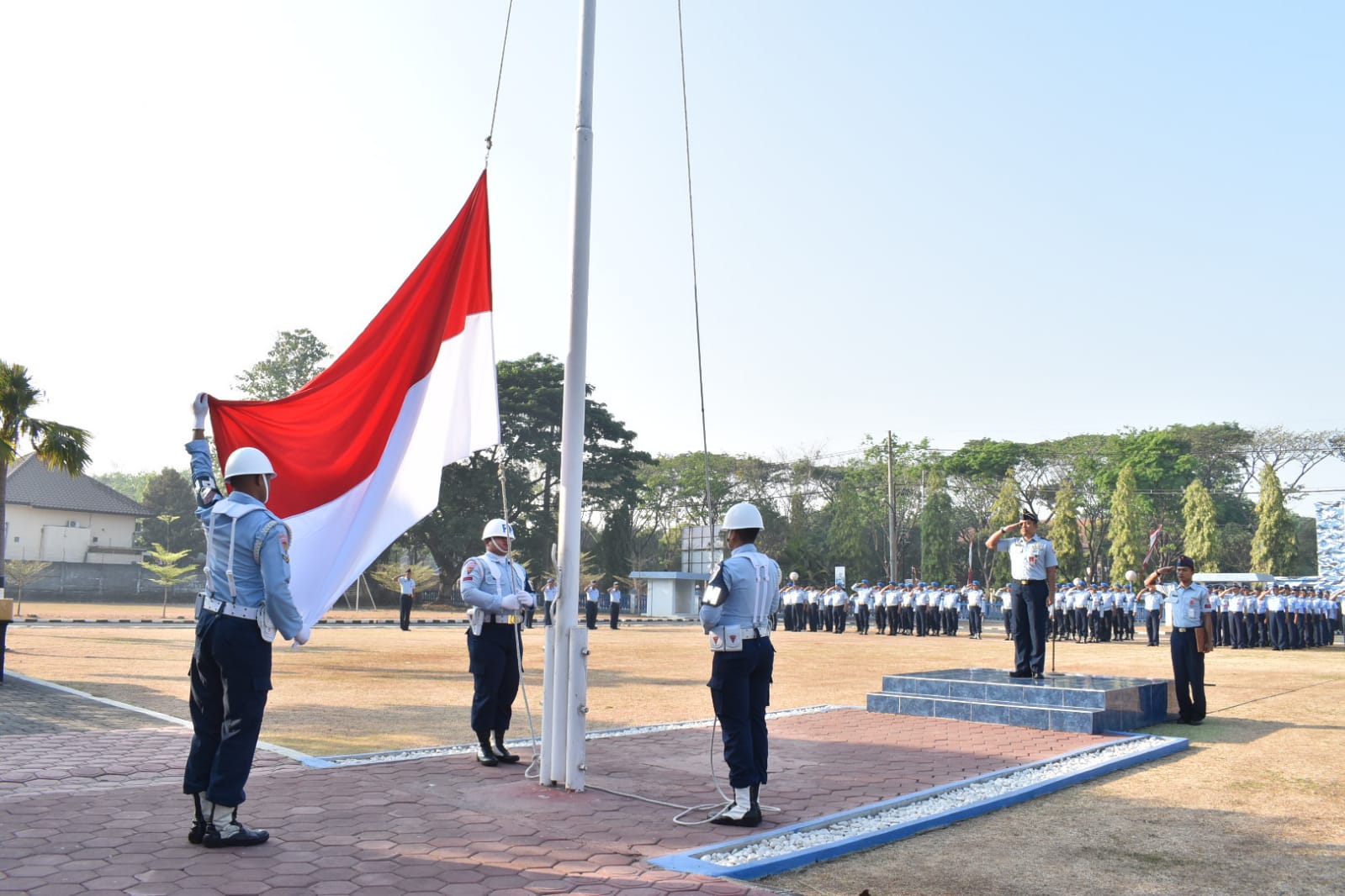 Upacara Bendera Mingguan Di Lanud Muljono Surabaya
