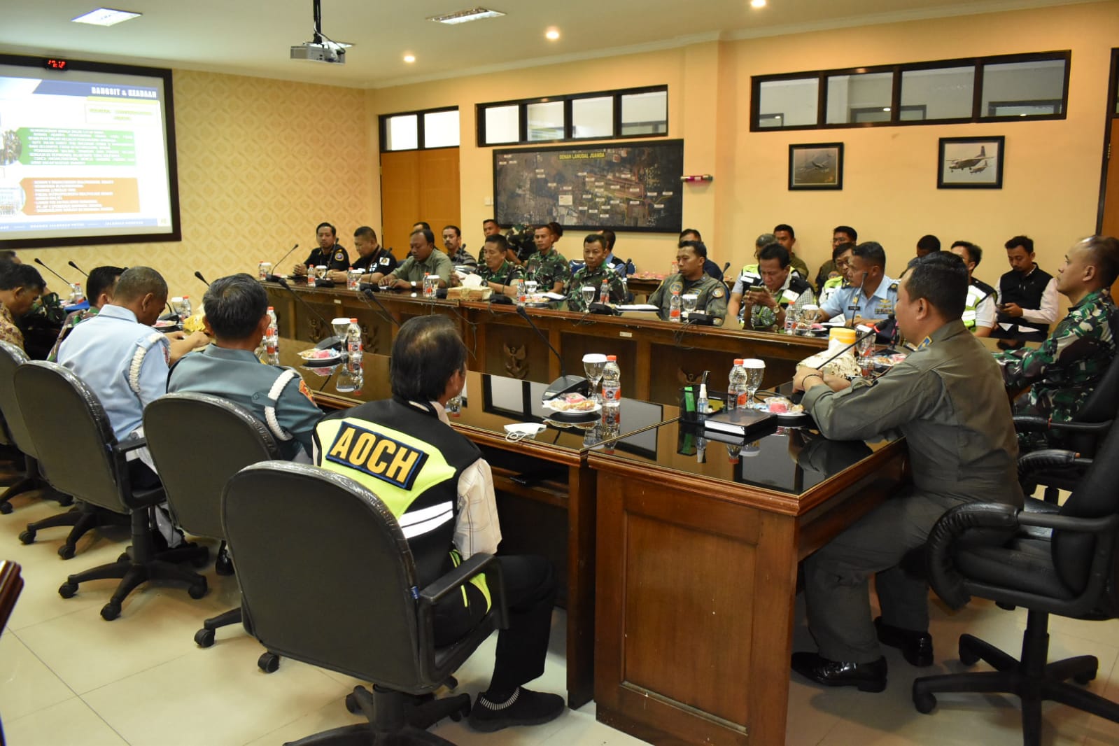 Lanud Muljono Surabaya Hadiri Rapat Pengamanan VVIP dan Upacara Gelar Pasukan