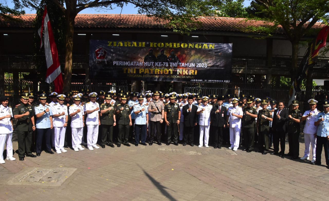 Danlanud Muljono Dan Segenap Personel Ikuti Ziarah Rombongan HUT TNI ke-78