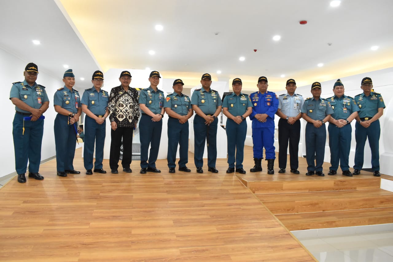 Kadispers Lanud Muljono Hadiri Acara Penyematan Brevet Kesehatan Penyelam Dan Hiperbarik