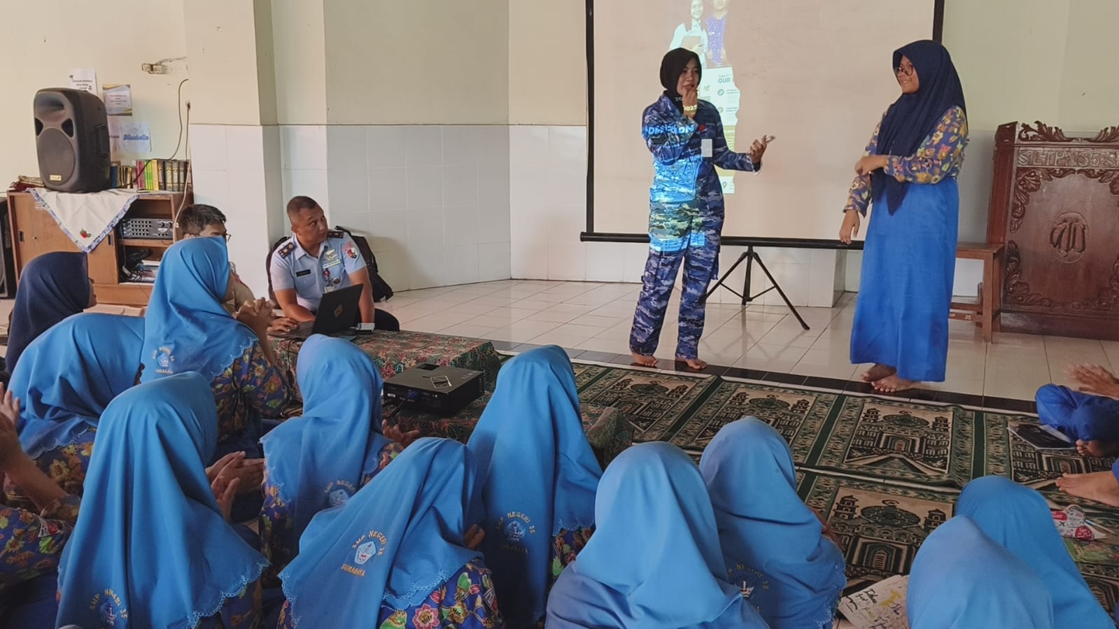 Lanud Muljono Sosialisasi SMA Pradita Dirgantara Di SMPN 35 Surabaya