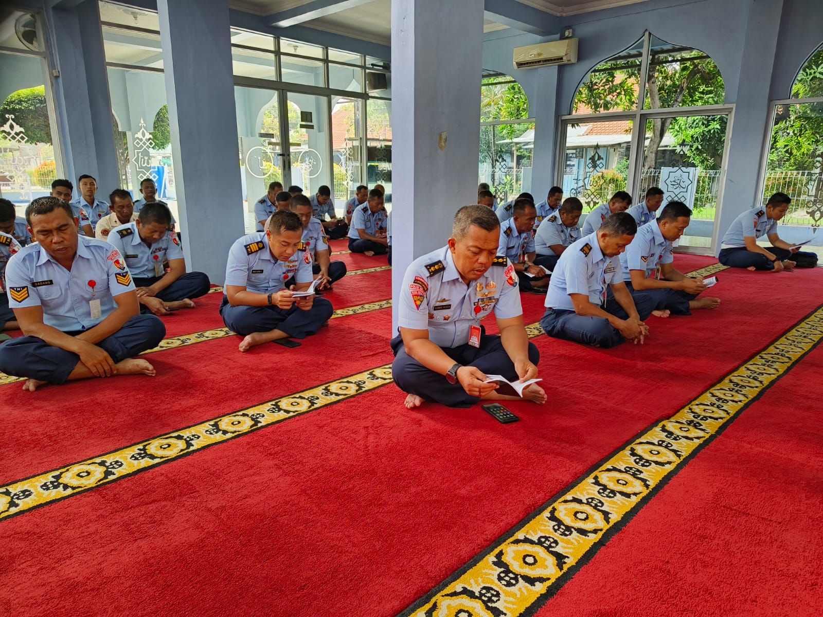 Prajurit TNI AU Lanud Muljono Gelar Ibadah Sholat Dhuha Dan Yasinan Bersama